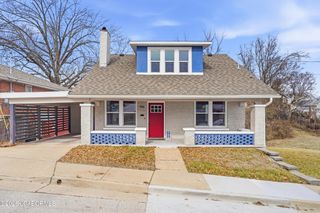 906 MONROE STREET, Jefferson City, MO 65101