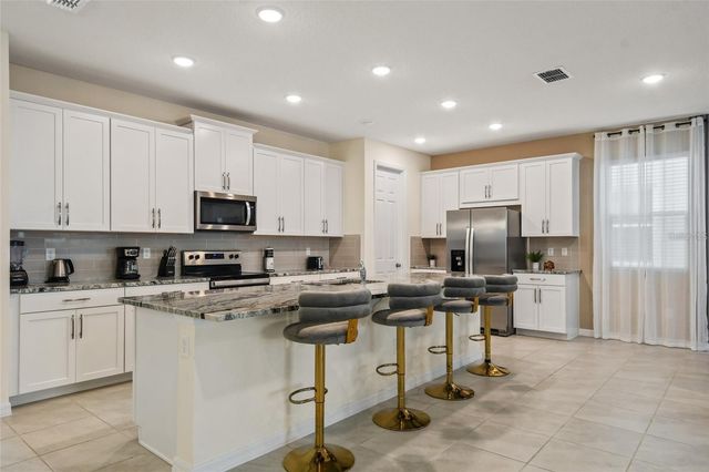 8905 COCONUT BREEZE DRIVE, Kissimmee, FL 34747
