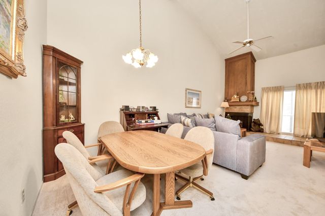 9433 Pagewood Ln, Houston, TX 77063