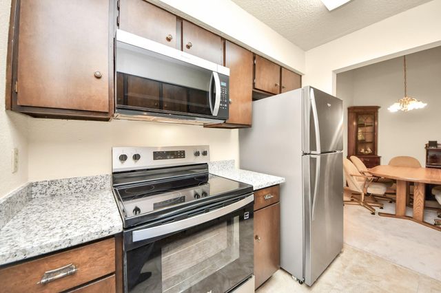 9433 Pagewood Ln, Houston, TX 77063