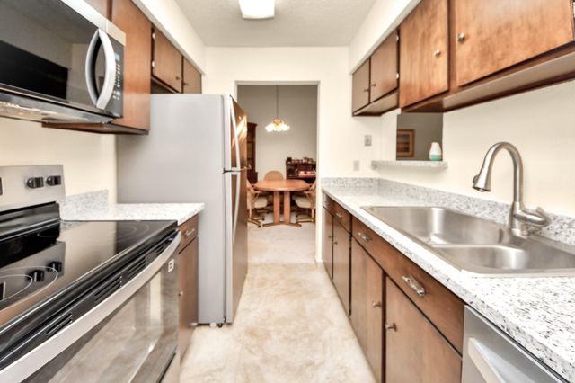 9433 Pagewood Ln, Houston, TX 77063