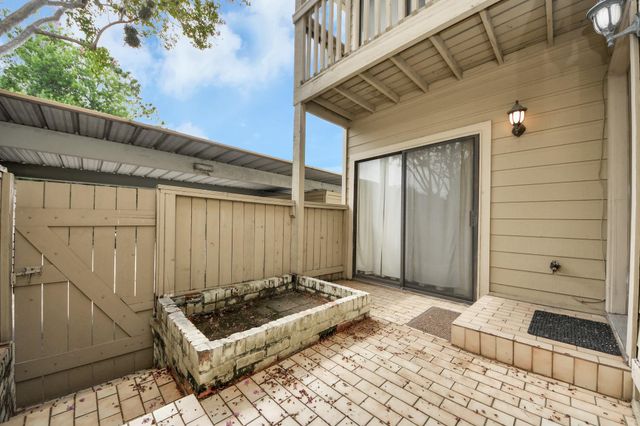 9433 Pagewood Ln, Houston, TX 77063