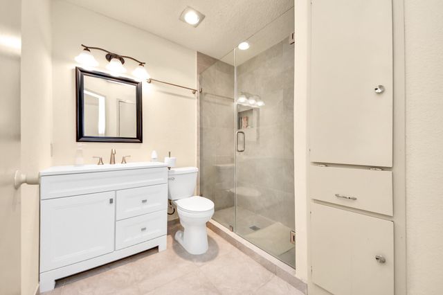 9433 Pagewood Ln, Houston, TX 77063