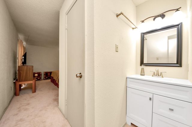 9433 Pagewood Ln, Houston, TX 77063