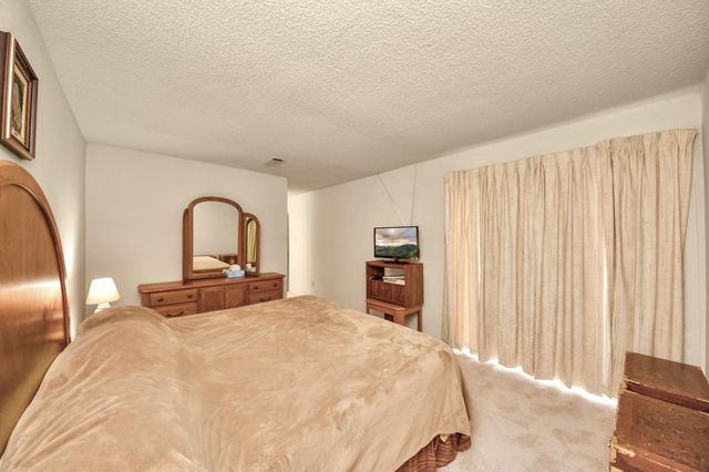 9433 Pagewood Ln, Houston, TX 77063