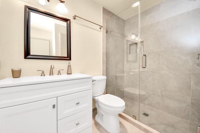 9433 Pagewood Ln, Houston, TX 77063