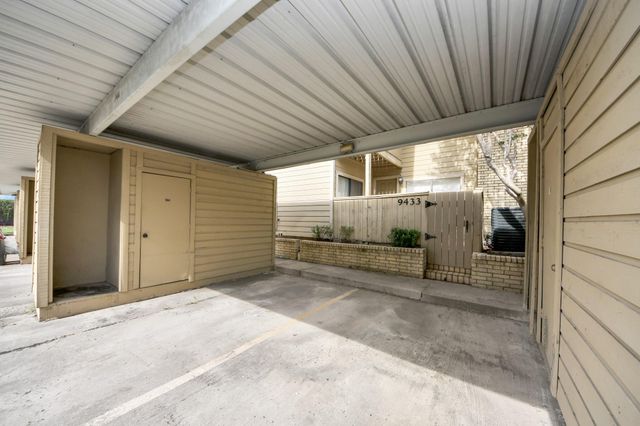 9433 Pagewood Ln, Houston, TX 77063