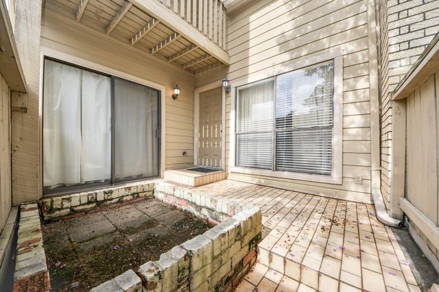 9433 Pagewood Ln, Houston, TX 77063