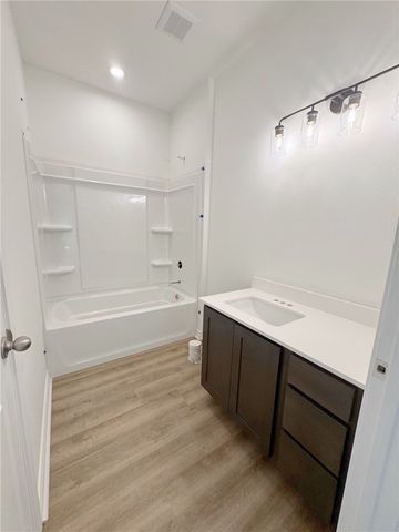 2107 Fury, Portland, TX 78374