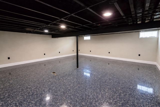 5768 Roosevelt Place, Merrillville, IN 46410