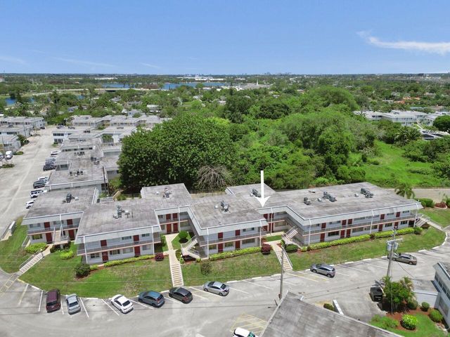 3120 Cynthia Lane 207, Lake Worth Beach, FL 33461