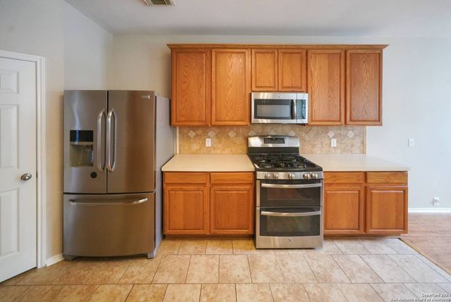4736 GREEN BLUFF DR, Schertz, TX 78154