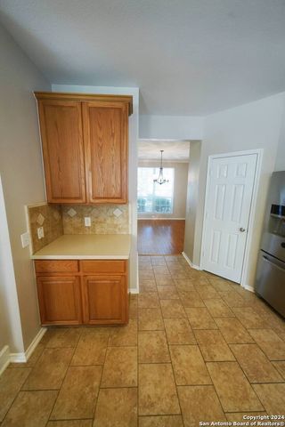 4736 GREEN BLUFF DR, Schertz, TX 78154