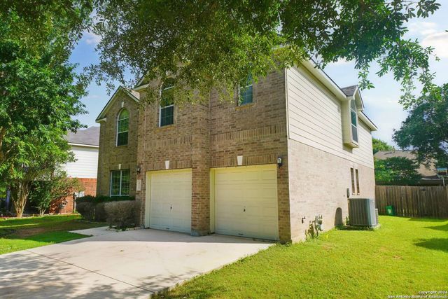 4736 GREEN BLUFF DR, Schertz, TX 78154