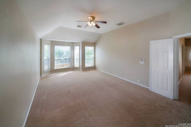 4736 GREEN BLUFF DR, Schertz, TX 78154
