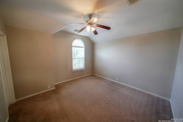 4736 GREEN BLUFF DR, Schertz, TX 78154