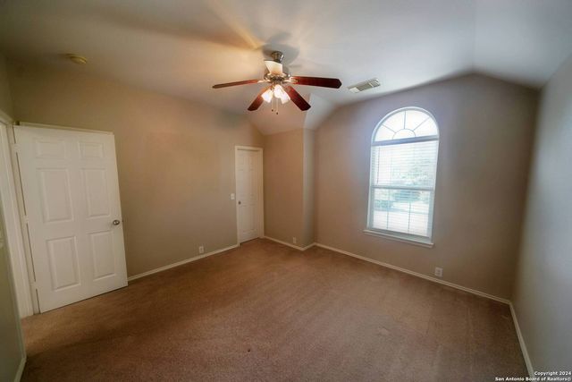 4736 GREEN BLUFF DR, Schertz, TX 78154