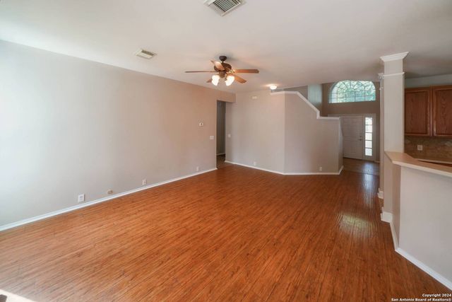 4736 GREEN BLUFF DR, Schertz, TX 78154