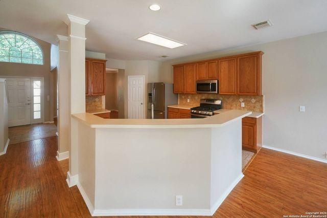 4736 GREEN BLUFF DR, Schertz, TX 78154