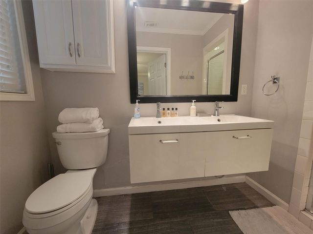 3402 Deal Street, Houston, TX 77025