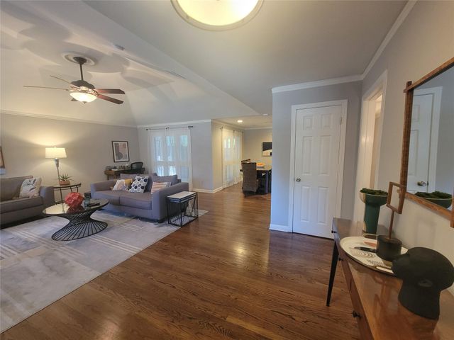 3402 Deal Street, Houston, TX 77025