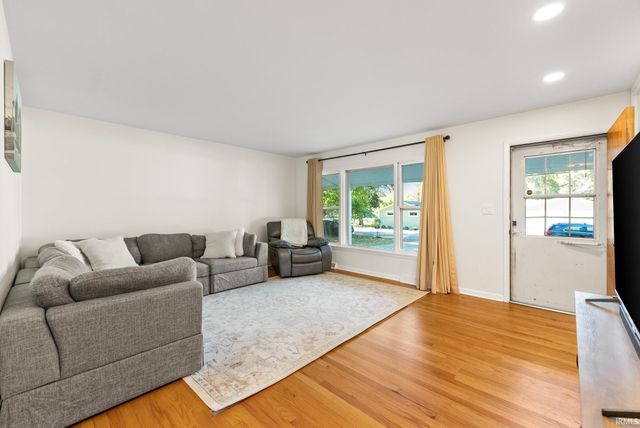 1403 E Orchard Drive, North Manchester, IN 46962