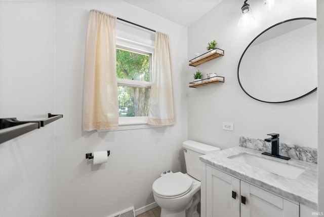 1403 E Orchard Drive, North Manchester, IN 46962