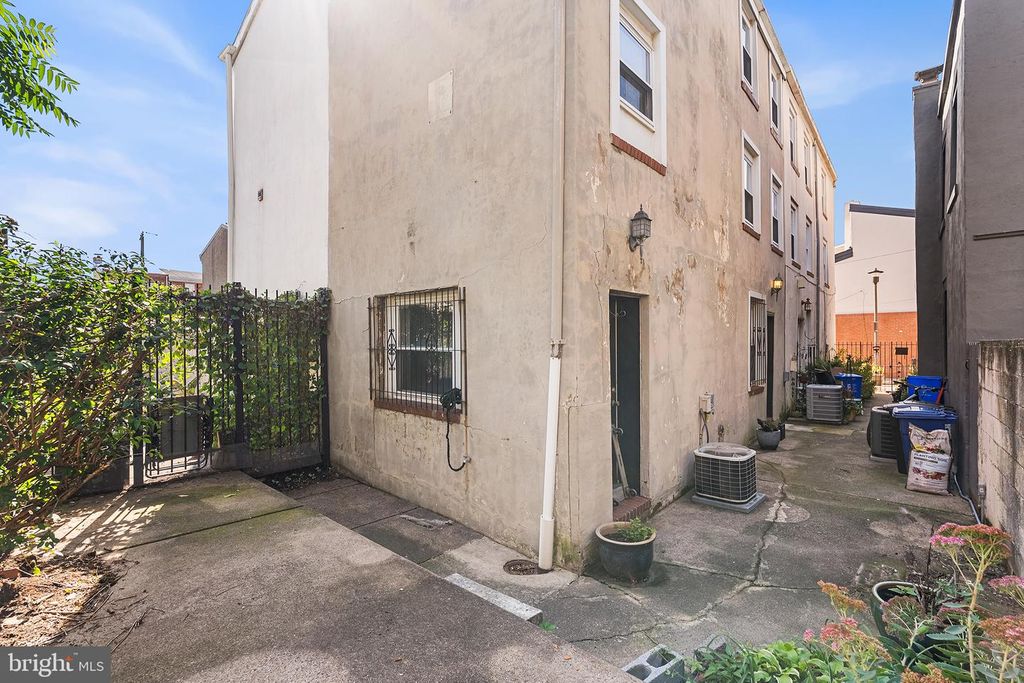 1417 E HEWSON ST #REAR, PHILADELPHIA, PA 19125 — photo 3