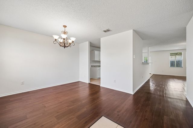 1412 Sunflower Court, Burleson, TX 76028
