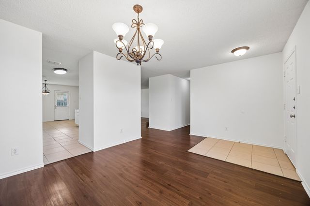 1412 Sunflower Court, Burleson, TX 76028