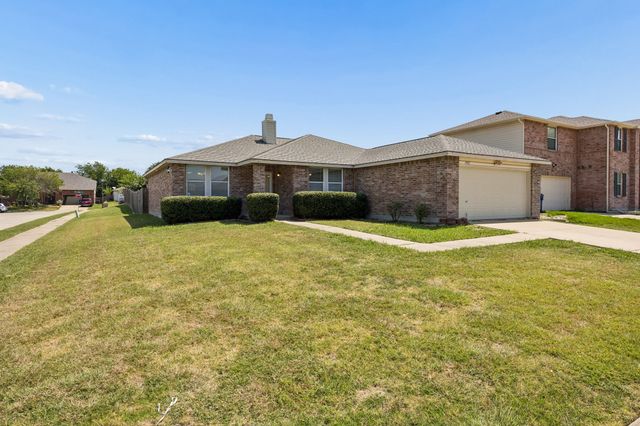 1412 Sunflower Court, Burleson, TX 76028