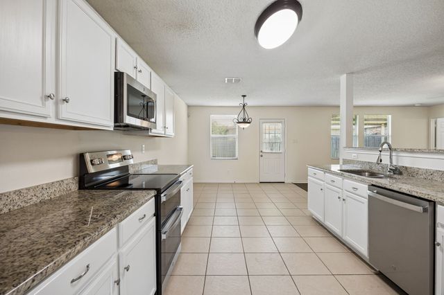 1412 Sunflower Court, Burleson, TX 76028