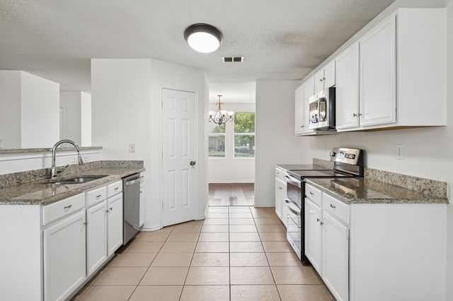 1412 Sunflower Court, Burleson, TX 76028