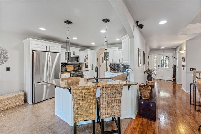 4 Lynher Lane, Bella Vista, AR 72714