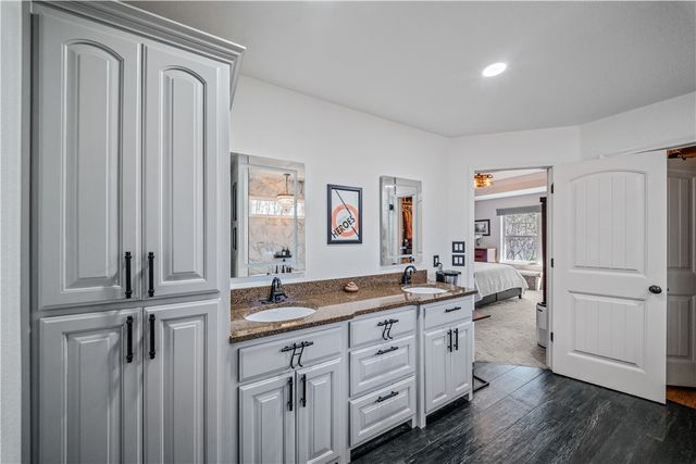 4 Lynher Lane, Bella Vista, AR 72714