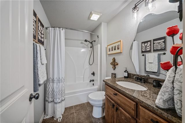 4 Lynher Lane, Bella Vista, AR 72714