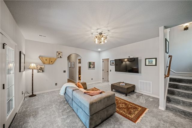 4 Lynher Lane, Bella Vista, AR 72714