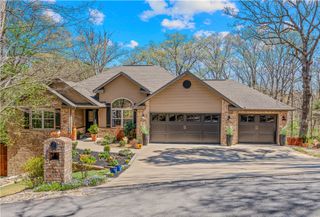 4 Lynher Lane, Bella Vista, AR 72714