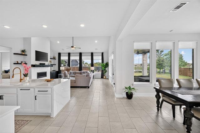9827 Wright Drive, Manvel, TX 77578
