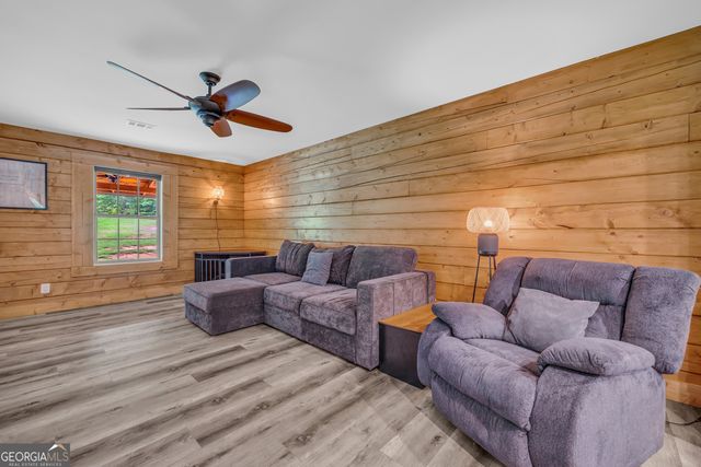 280 Shore Crest Drive, Martin, GA 30557