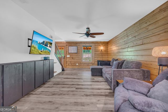 280 Shore Crest Drive, Martin, GA 30557