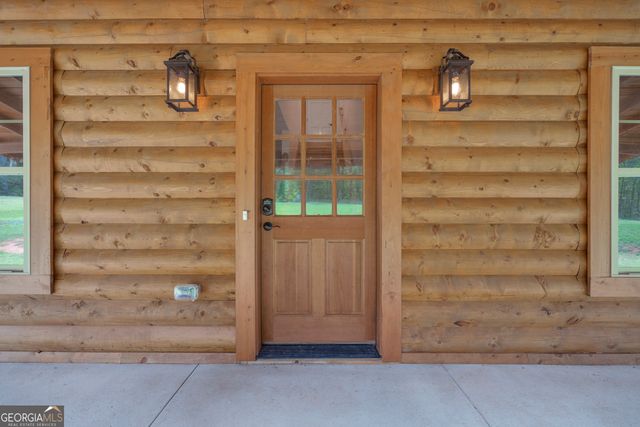 280 Shore Crest Drive, Martin, GA 30557