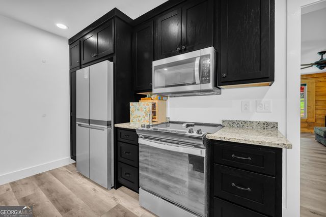 280 Shore Crest Drive, Martin, GA 30557