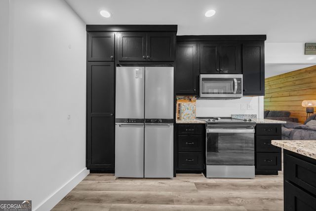 280 Shore Crest Drive, Martin, GA 30557