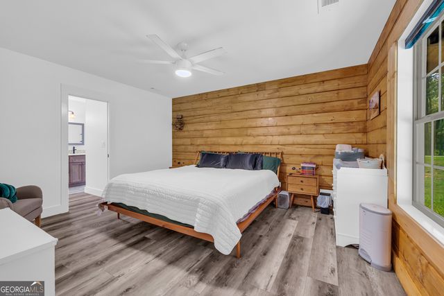 280 Shore Crest Drive, Martin, GA 30557