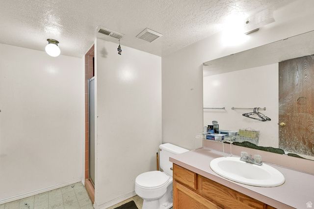 1890 W 2400 S, Syracuse, UT 84075