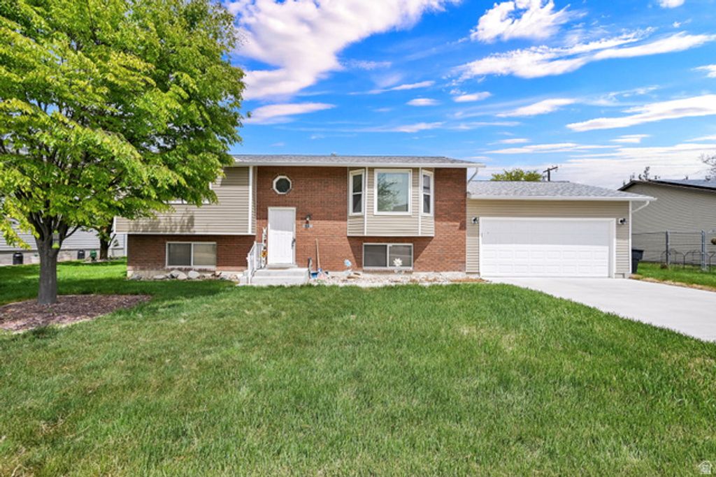 1890 W 2400 S, Syracuse, UT 84075