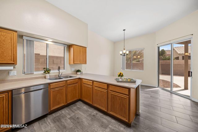 11990 N Labyrinth Drive, Oro Valley, AZ 85737