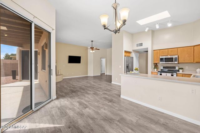 11990 N Labyrinth Drive, Oro Valley, AZ 85737