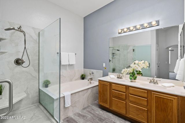 11990 N Labyrinth Drive, Oro Valley, AZ 85737